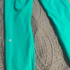 SOLD 
 athletica Wunder Women's Green Pants